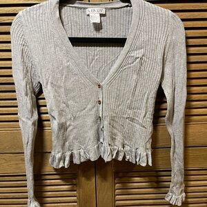 VENUS Gray Long Sleeve Ruffled Ribbed Top with Notched Collar